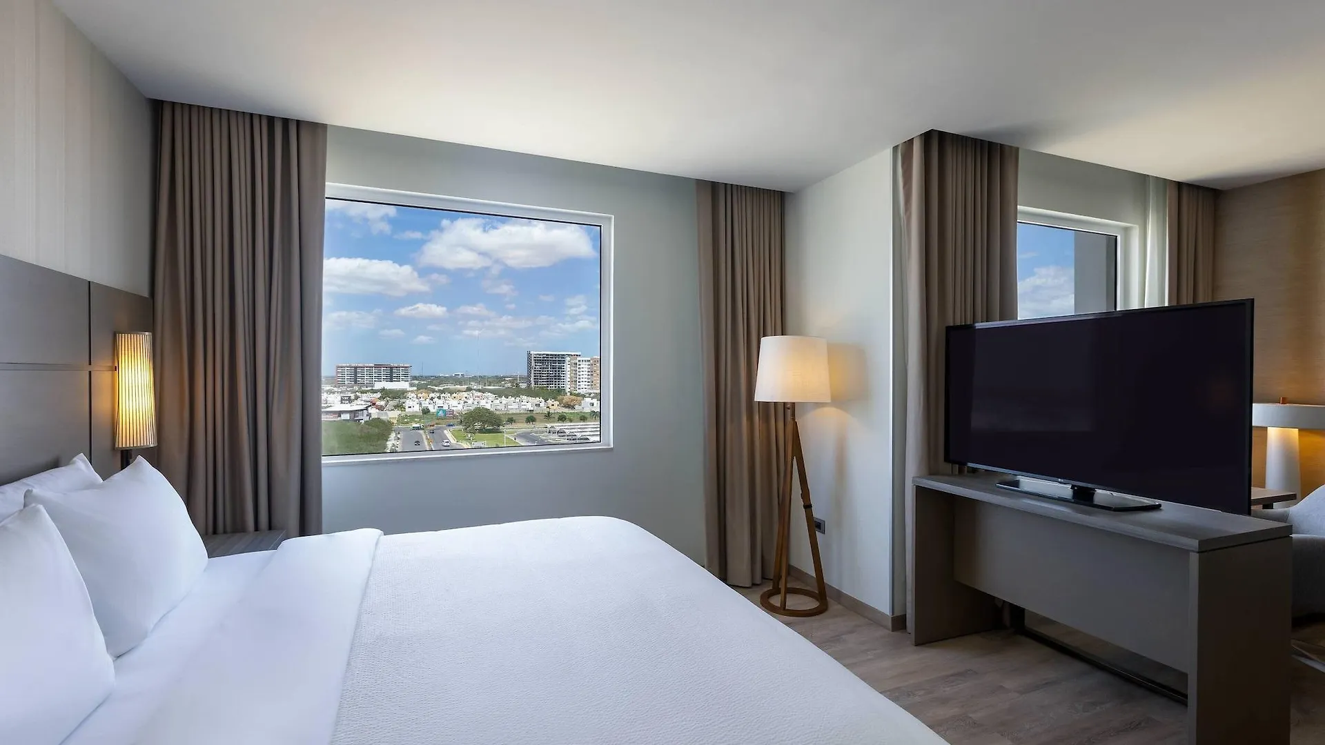 Residence Inn By Marriott Mérida Hotel